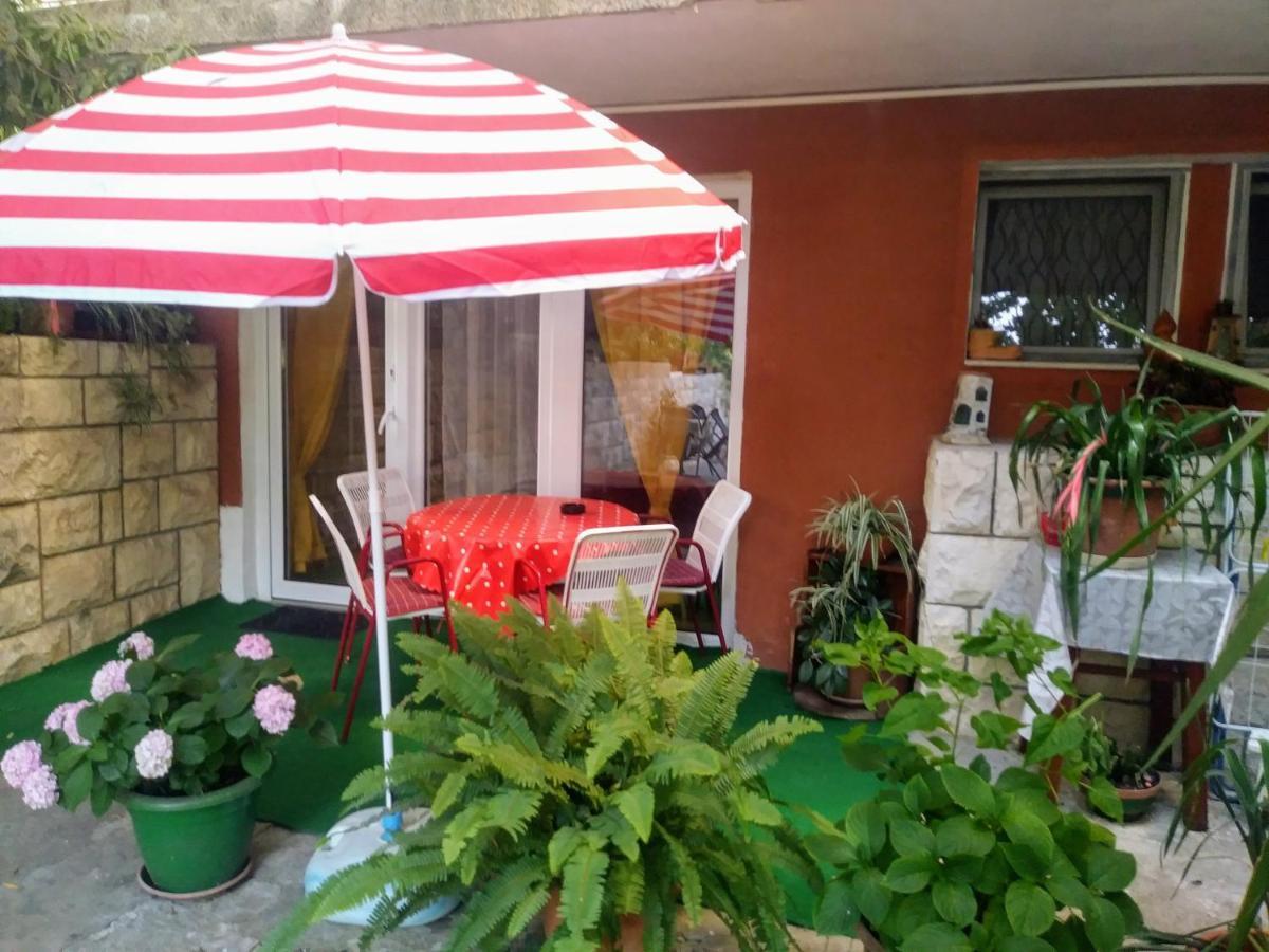 Leo Apartman *